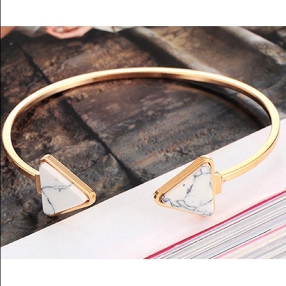 Ocean Dreams Jewelry - *2 for $20* BRAND NEW!! Ocean Dreams gold bangle